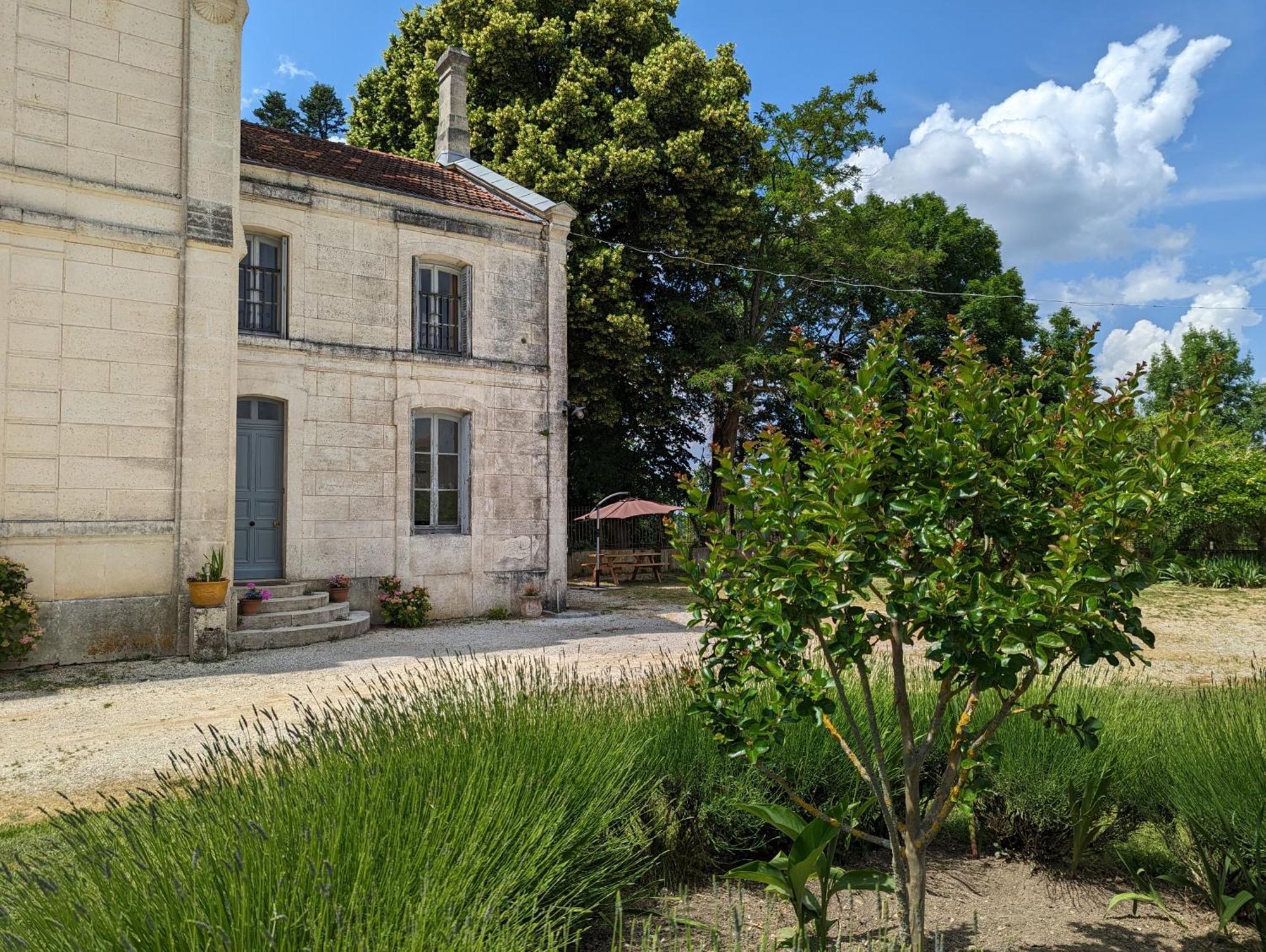 Bed and Breakfast Domaine Du Faure à Chadurie Extérieur photo