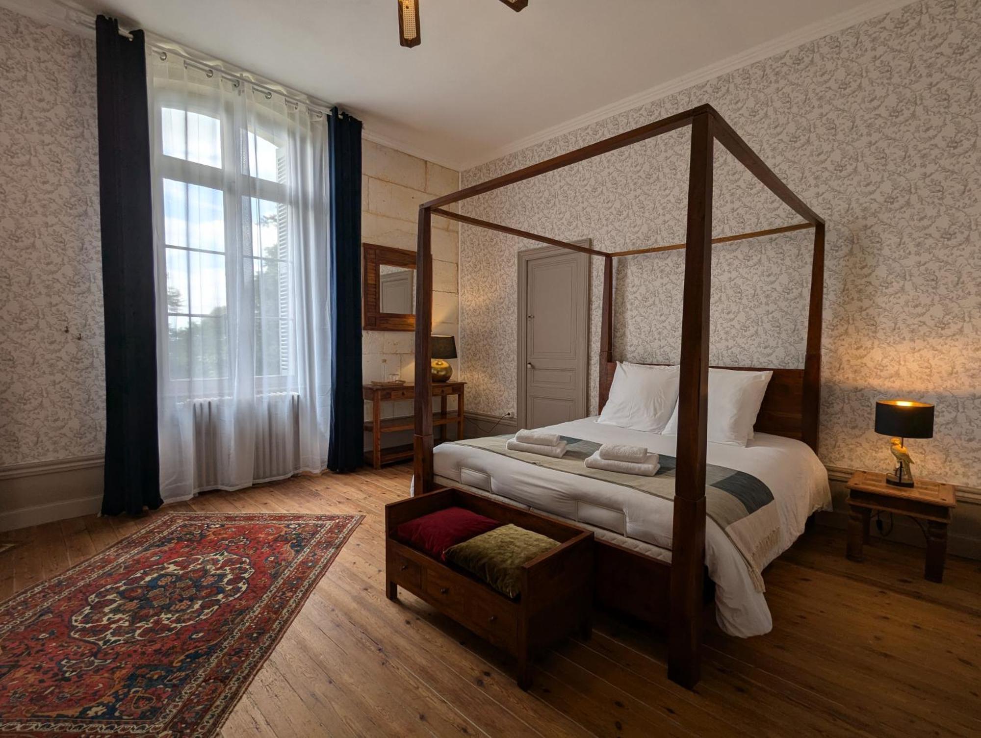 Bed and Breakfast Domaine Du Faure à Chadurie Extérieur photo