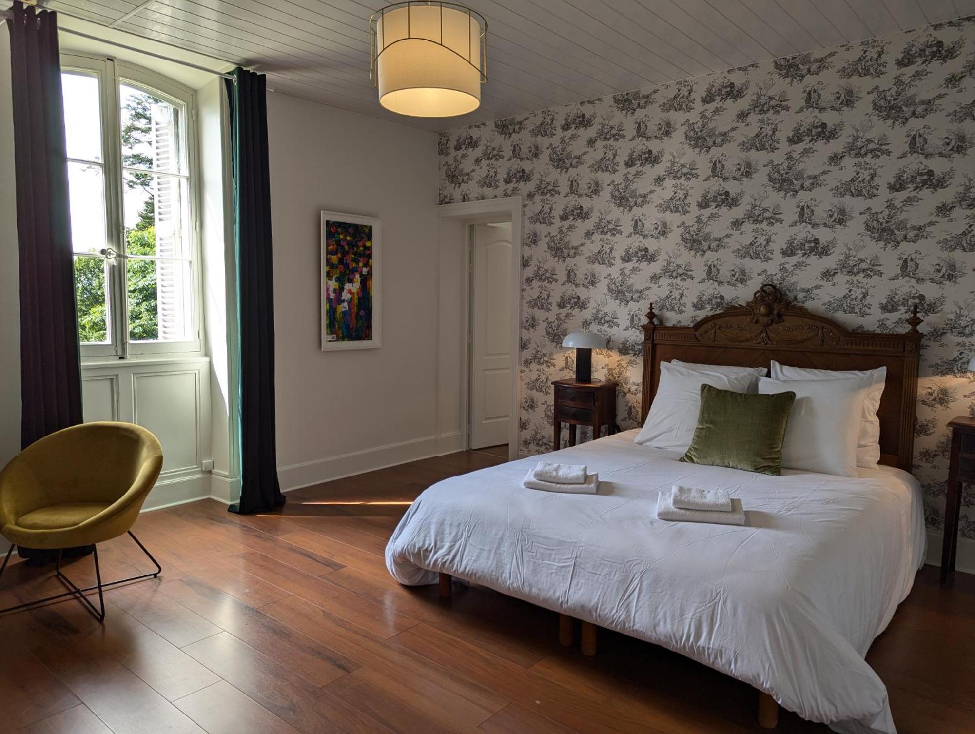 Bed and Breakfast Domaine Du Faure à Chadurie Extérieur photo