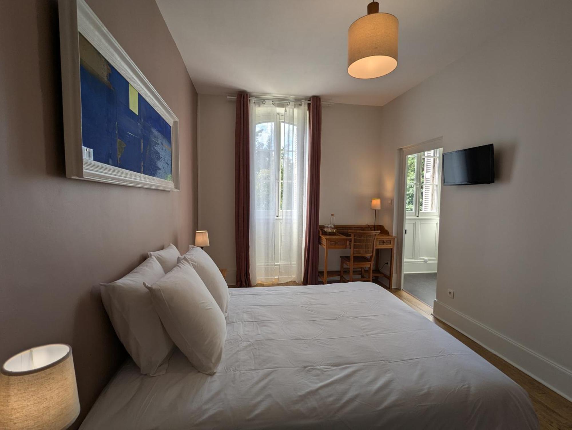 Bed and Breakfast Domaine Du Faure à Chadurie Chambre photo