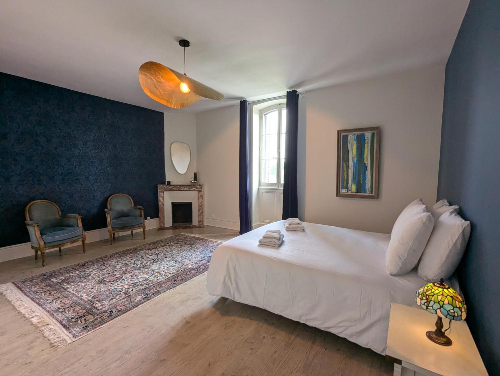 Bed and Breakfast Domaine Du Faure à Chadurie Chambre photo